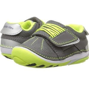 Stride Rite Soft motion booker sneaker size 5